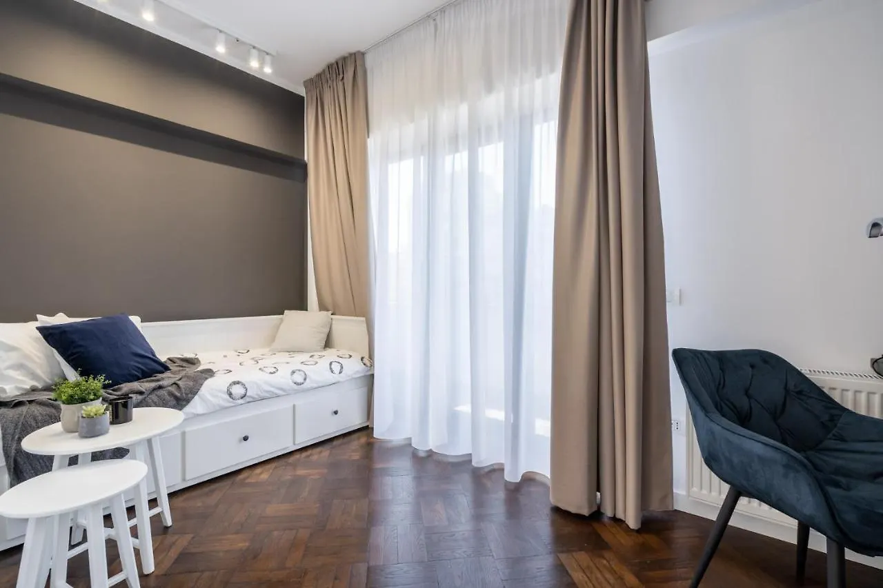 Elegant Two Bedrooms Apartment 布加勒斯特